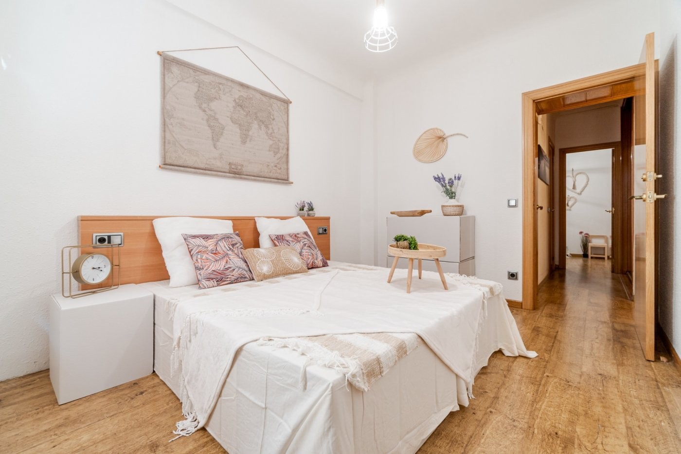 Cama doble + Decoración (34 piezas) - Imagen 6
